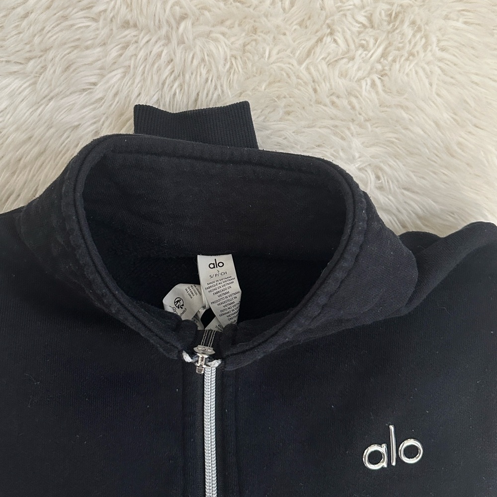 ALO Yoga Acolade Quarter zip & Jogger Set - Picture 3 of 10